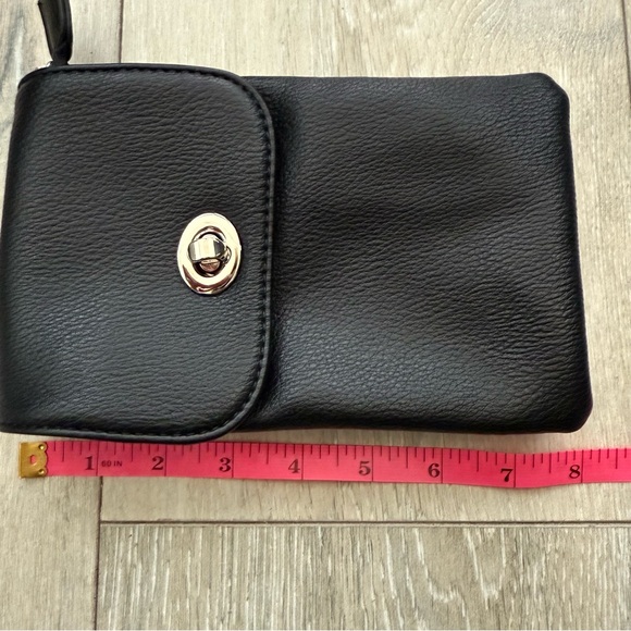 Black Leather Phone Pouch case - Picture 4 of 7